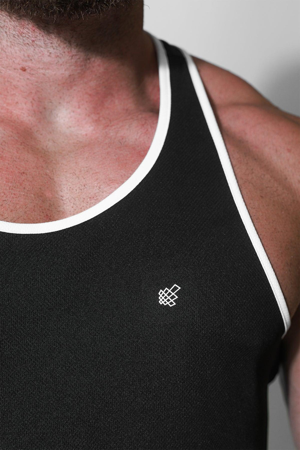 Fast-Dry Bodybuilding Workout Stringer - Black w/ White